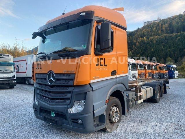 Mercedes-Benz 2542 Nákladní vozidlo bez nástavby