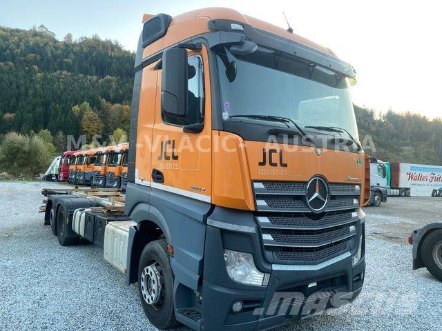 Mercedes-Benz 2542 Nákladní vozidlo bez nástavby
