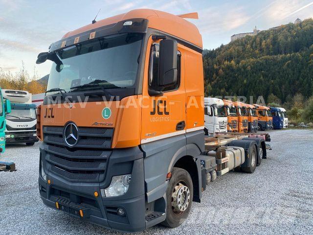 Mercedes-Benz 2542 Nákladní vozidlo bez nástavby
