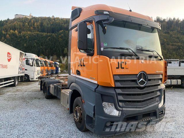 Mercedes-Benz 2542 Nákladní vozidlo bez nástavby