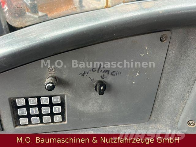 Volvo A30D / Dumper / Kloubové dempry