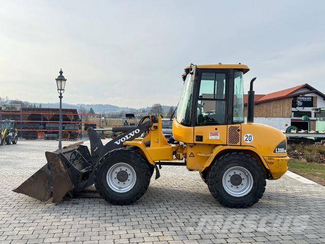 Volvo L 30 B Kolové nakladače