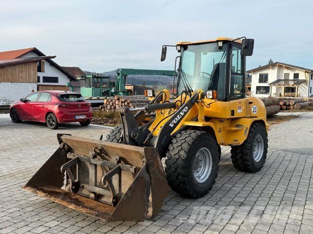 Volvo L 30 B Kolové nakladače