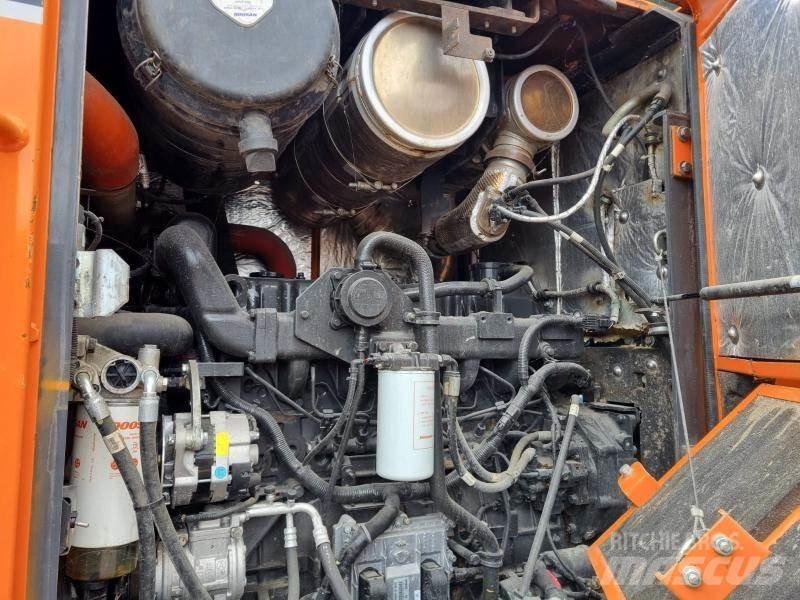 Doosan DL300 Kolové nakladače
