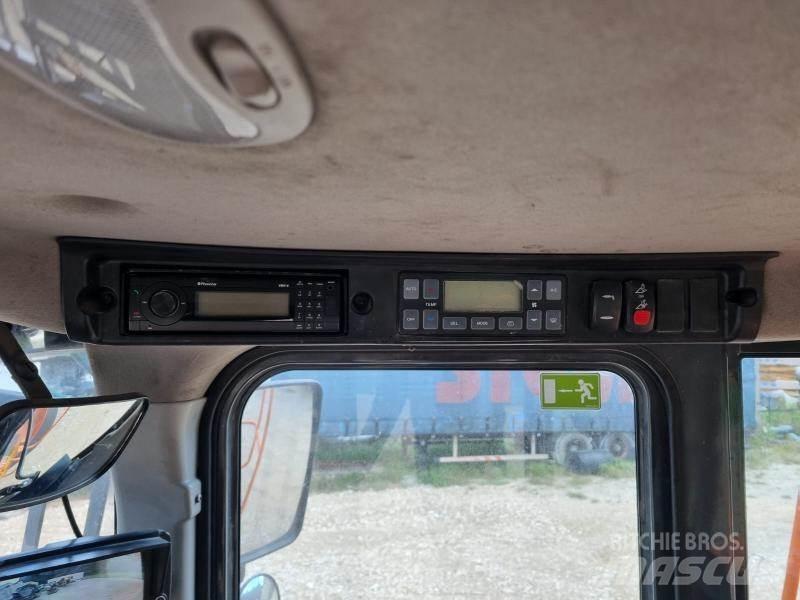Doosan DL300 Kolové nakladače