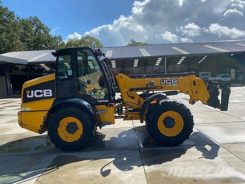 JCB TM 320 Teleskopické manipulátory