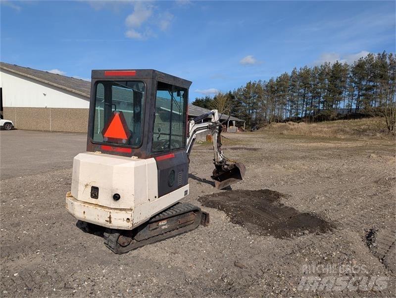 Bobcat X220 Mini rýpadla < 7t