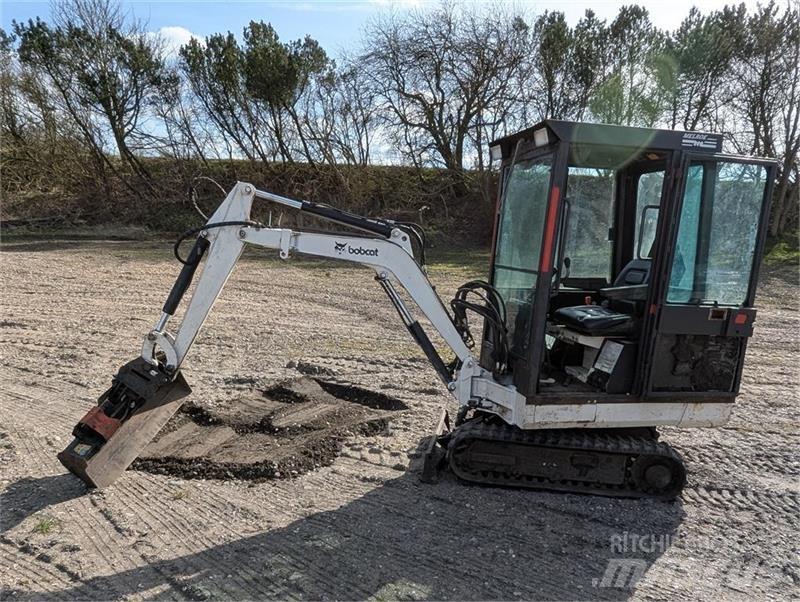 Bobcat X220 Mini rýpadla < 7t