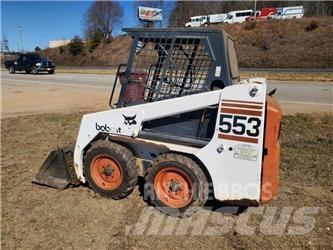 Bobcat 553 Smykem řízené nakladače