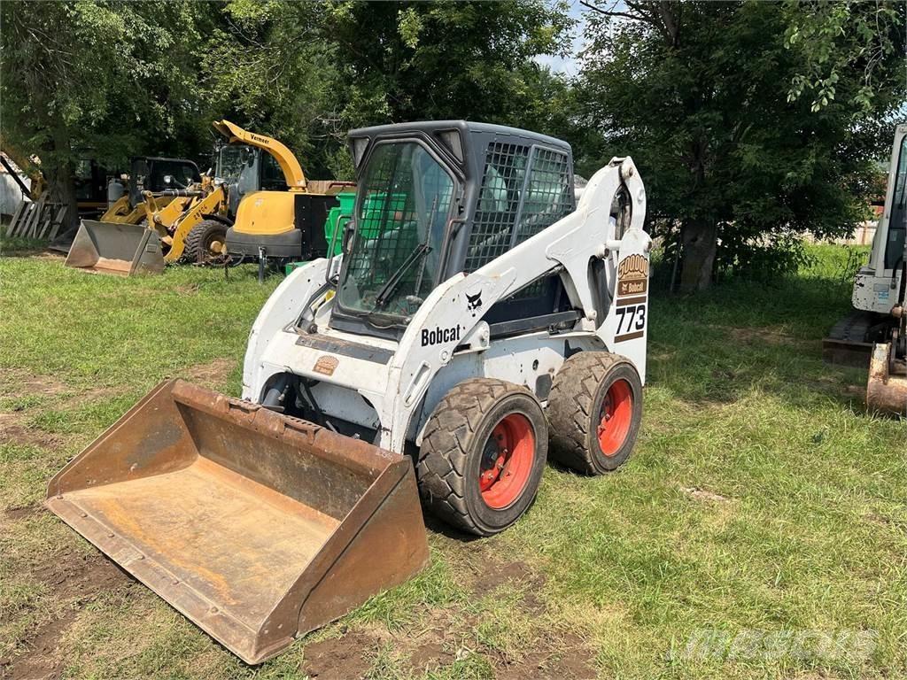 Bobcat 773 Smykem řízené nakladače