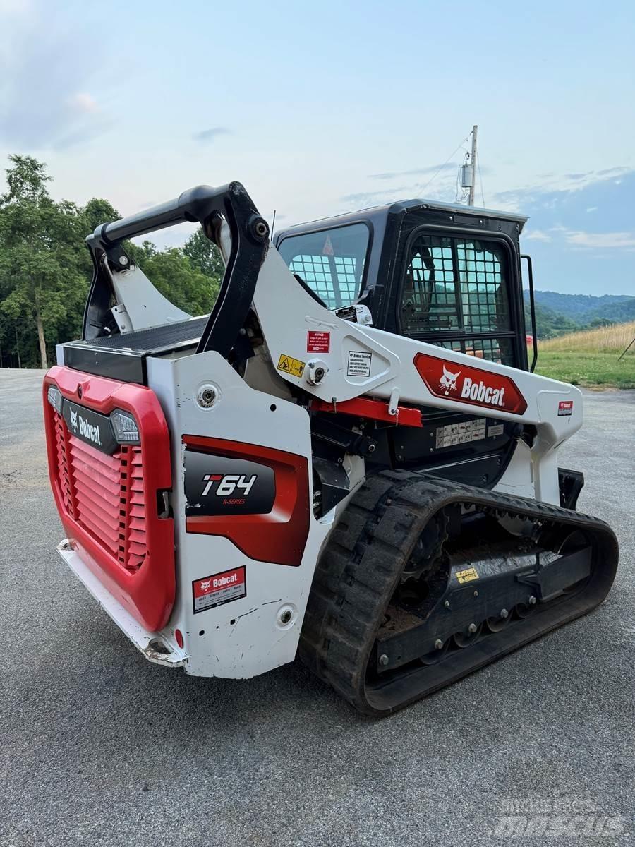Bobcat T64 Smykem řízené nakladače