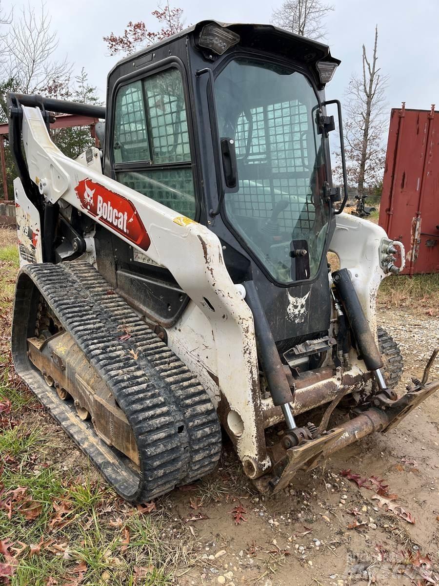 Bobcat T76 Smykem řízené nakladače