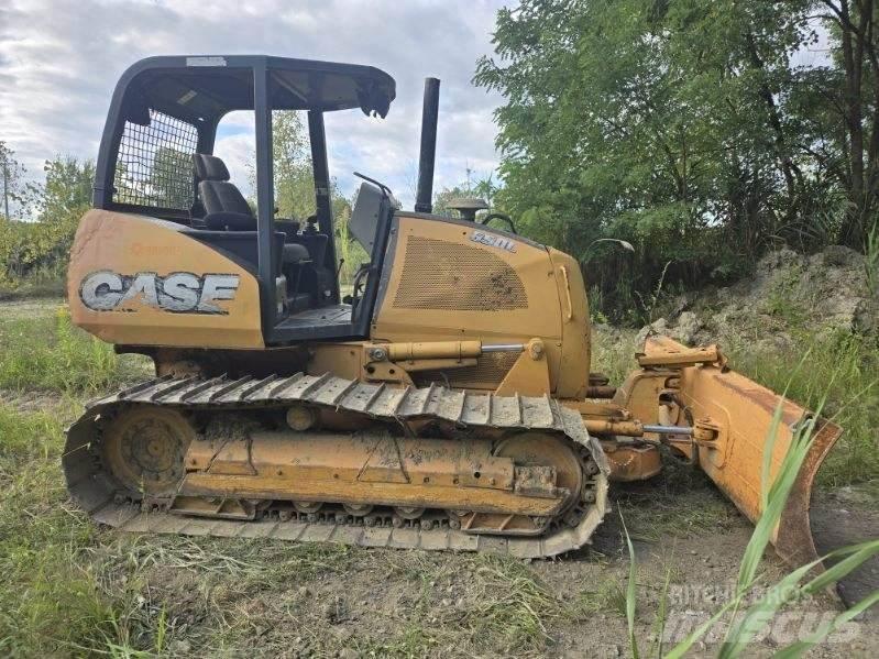 CASE 650L Pásové dozery