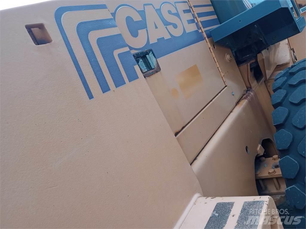 CASE 721C Kolové nakladače