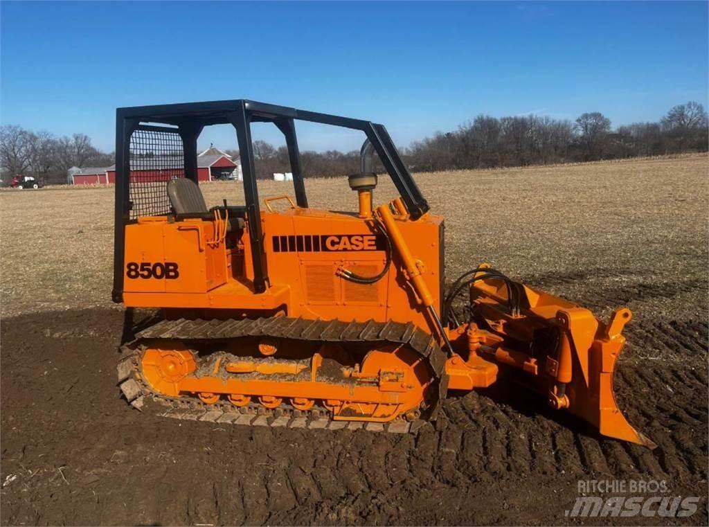 CASE 850B Pásové dozery