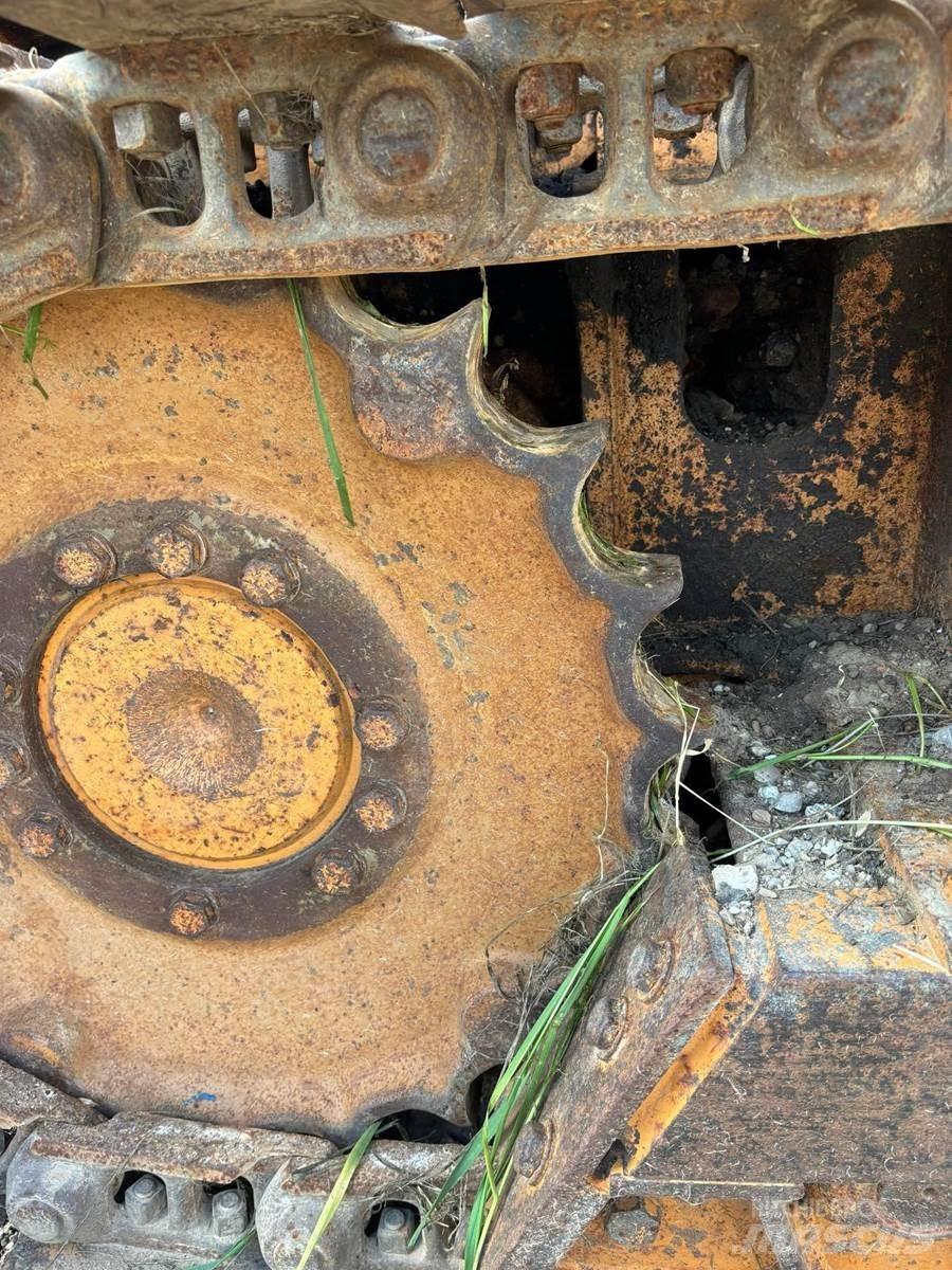 CASE 850D Pásové dozery