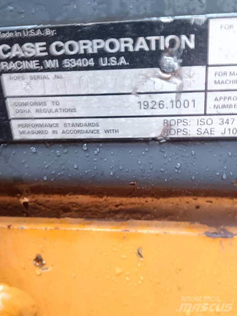 CASE 95XT Smykem řízené nakladače