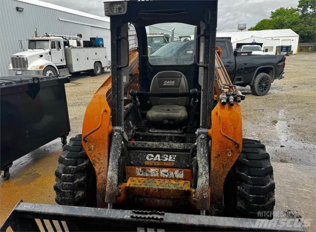 CASE SR250 Smykem řízené nakladače