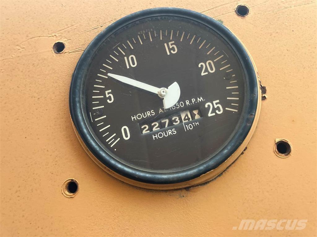 CASE W24 Kolové nakladače