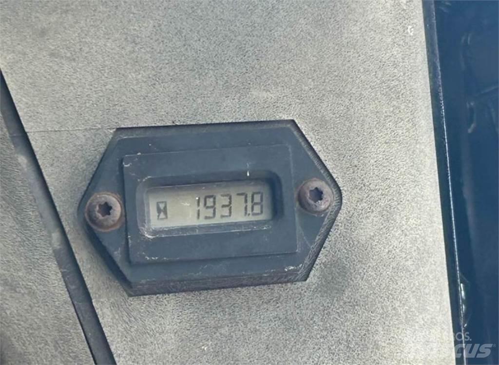 CAT 216B Smykem řízené nakladače