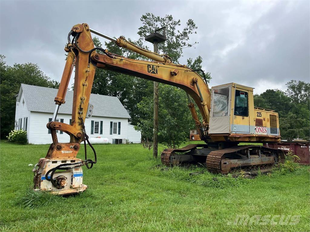 CAT 225 LC Pásová rýpadla
