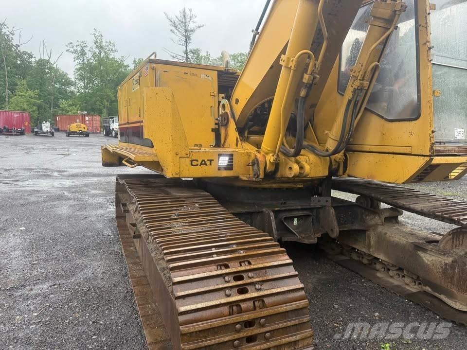 CAT 235B Pásová rýpadla