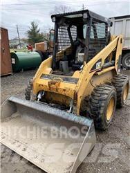 CAT 246 Smykem řízené nakladače