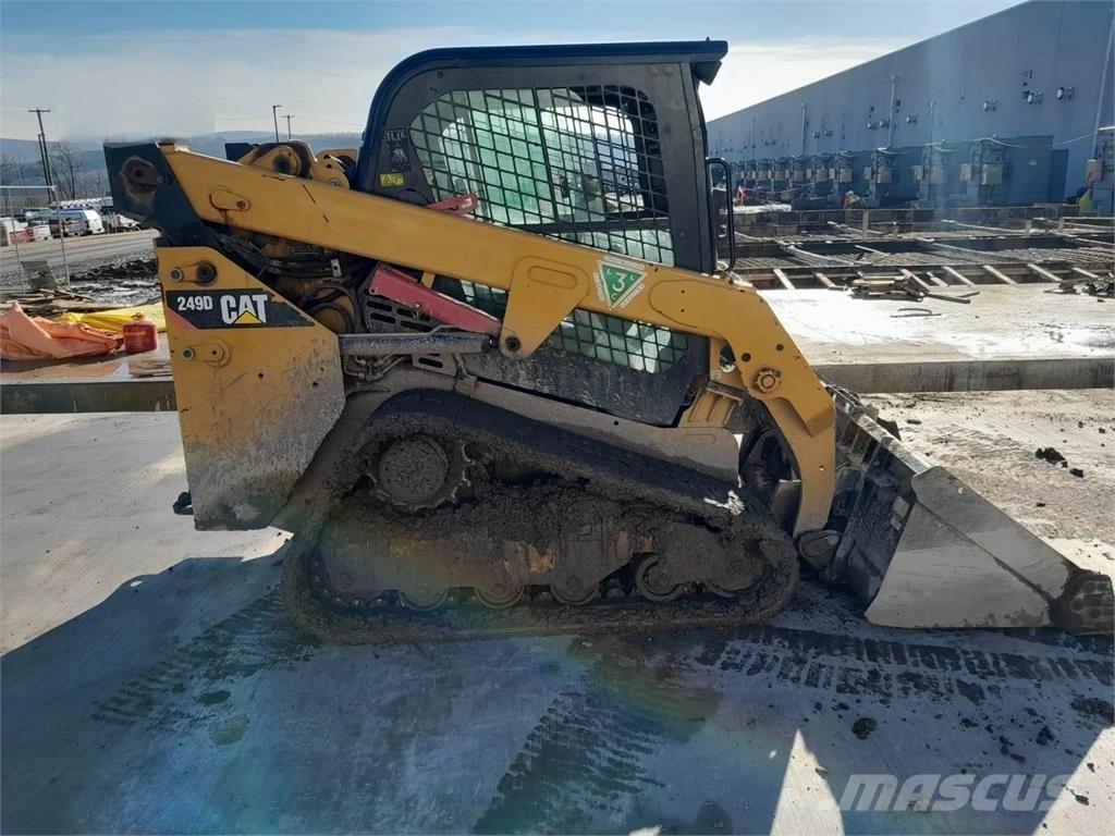 CAT 249D Smykem řízené nakladače