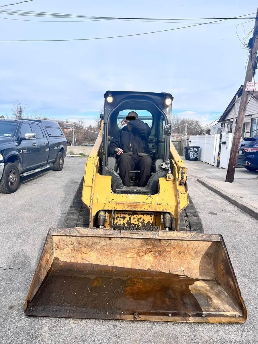 CAT 259D Smykem řízené nakladače
