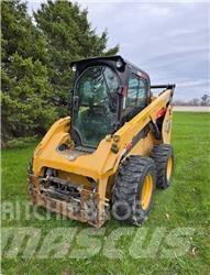 CAT 262D3 Smykem řízené nakladače