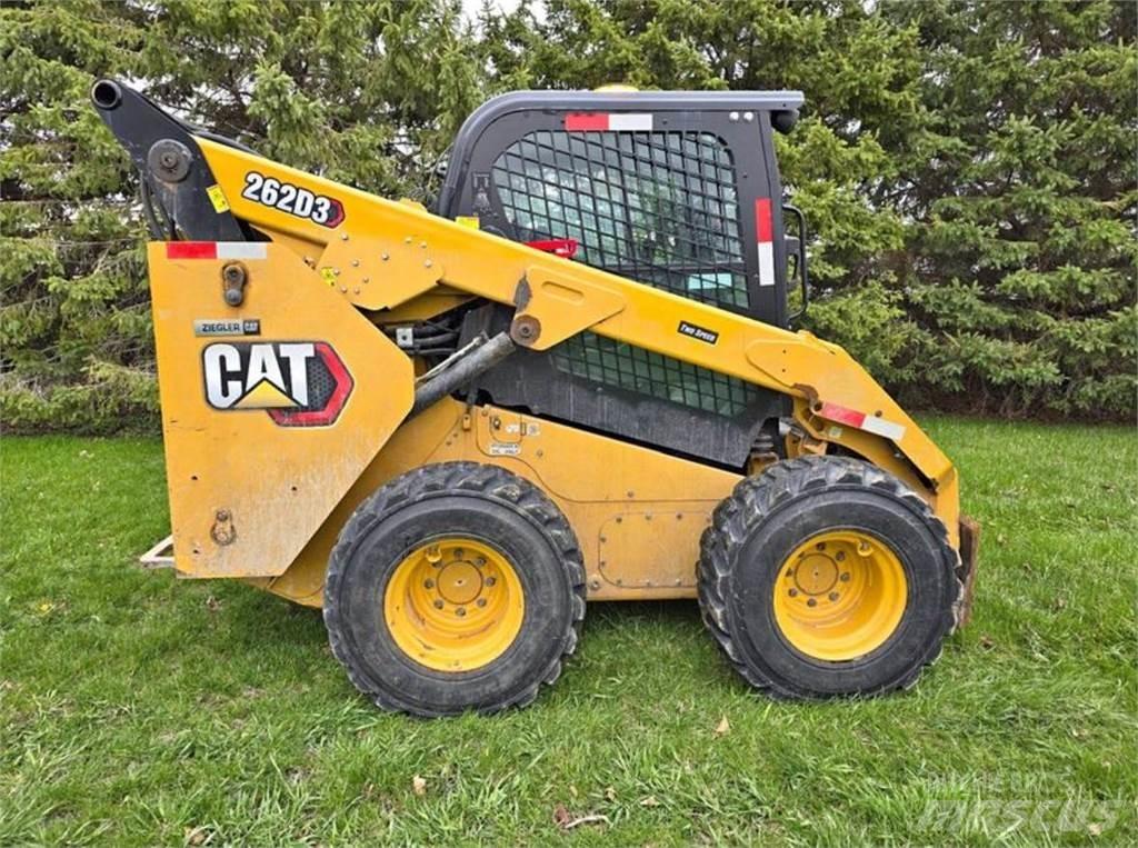CAT 262D3 Smykem řízené nakladače