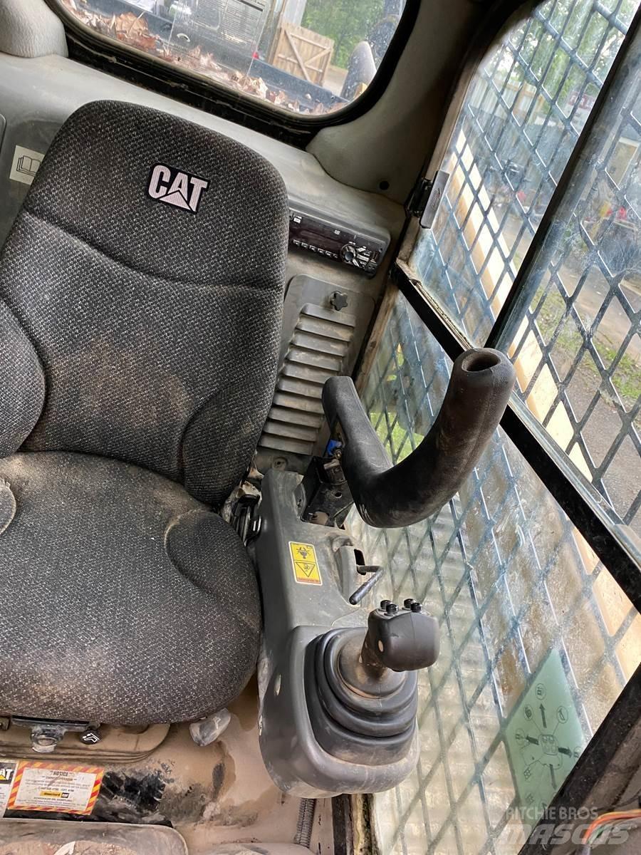 CAT 287D Smykem řízené nakladače