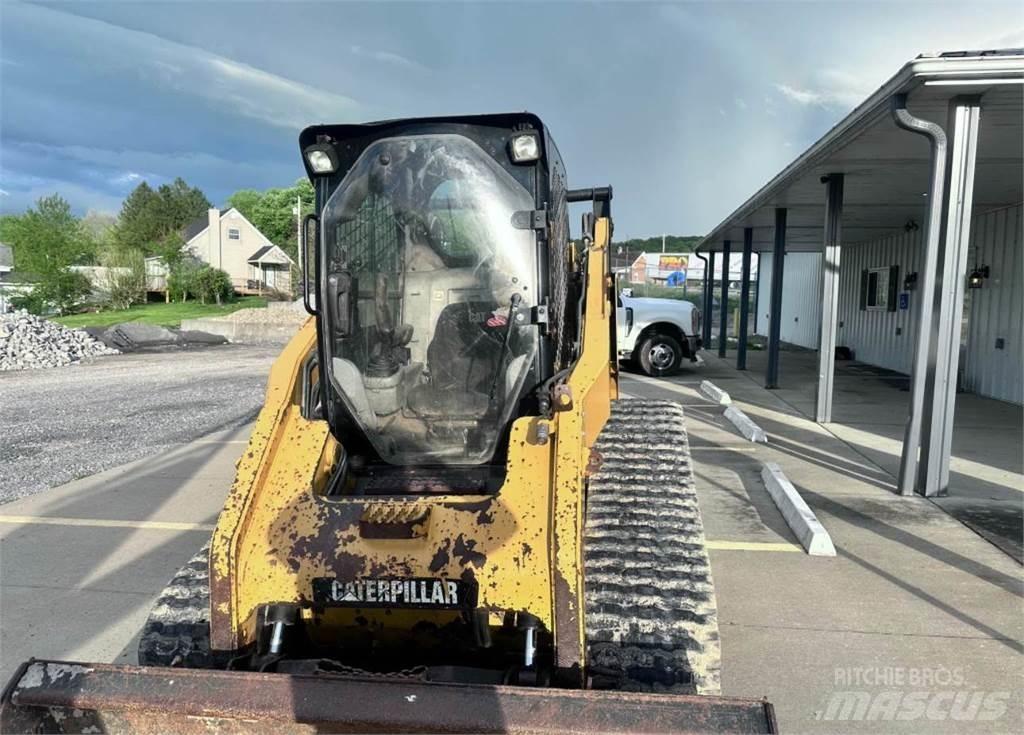 CAT 299D Smykem řízené nakladače