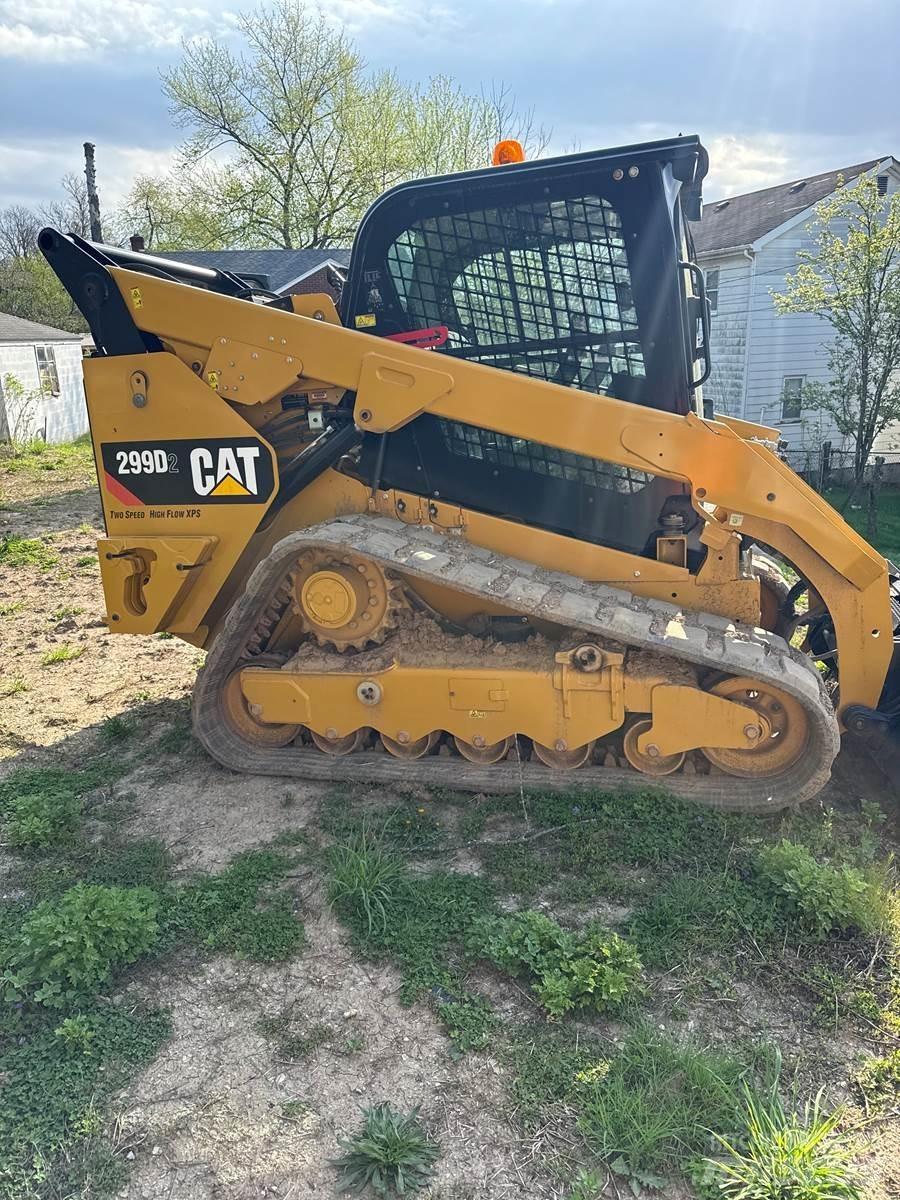 CAT 299D2 Smykem řízené nakladače