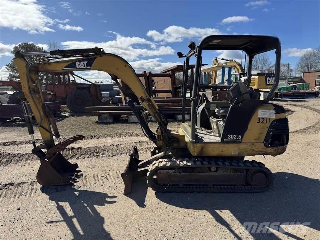 CAT 302.5 Mini rýpadla < 7t