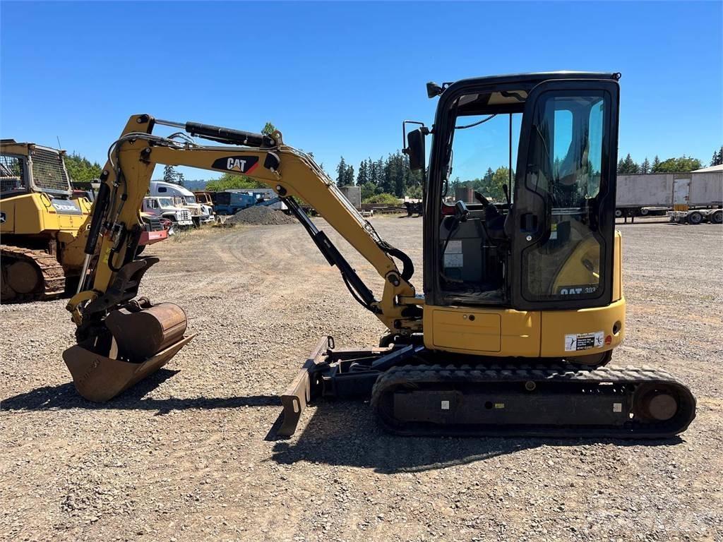 CAT 303.5 Pásová rýpadla