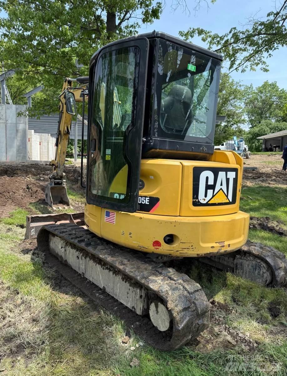 CAT 305E2 Mini rýpadla < 7t
