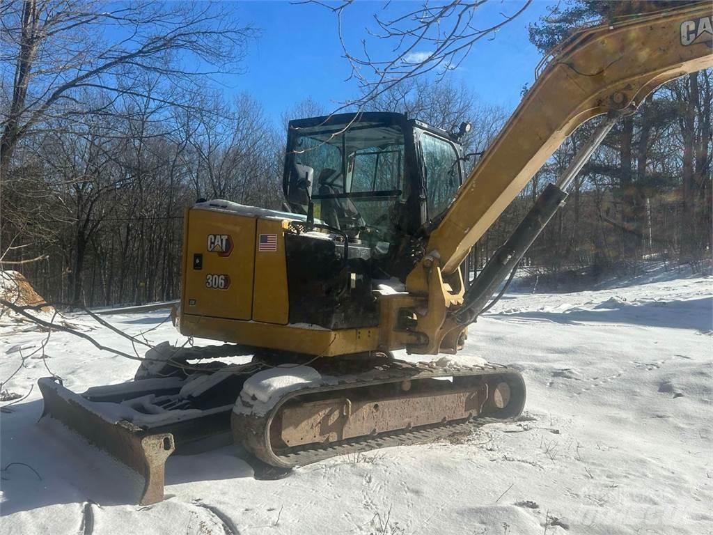 CAT 306CR Mini rýpadla < 7t