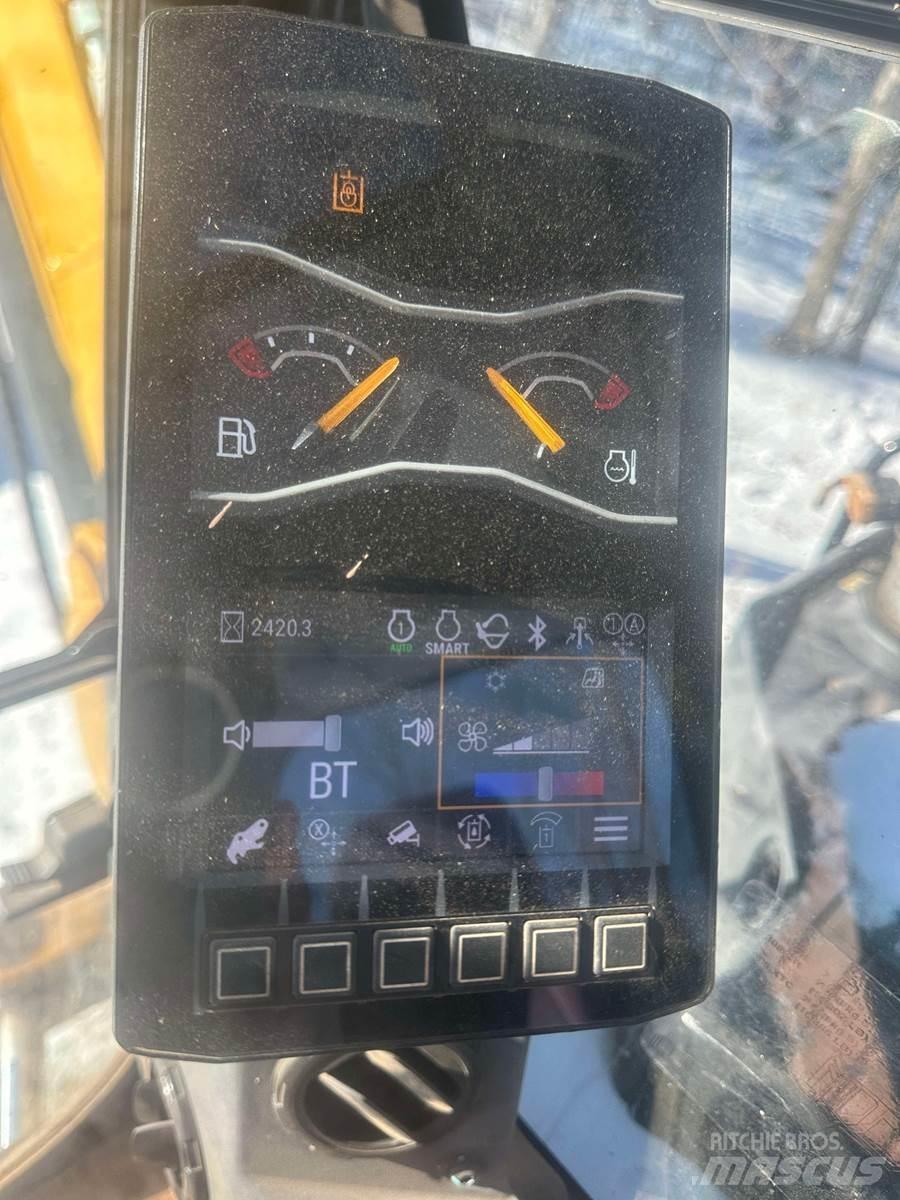 CAT 306CR Mini rýpadla < 7t