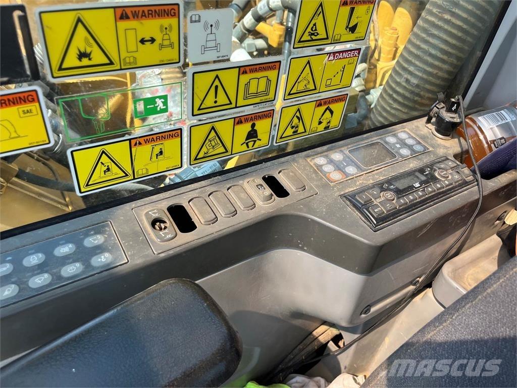 CAT 313FL Pásová rýpadla