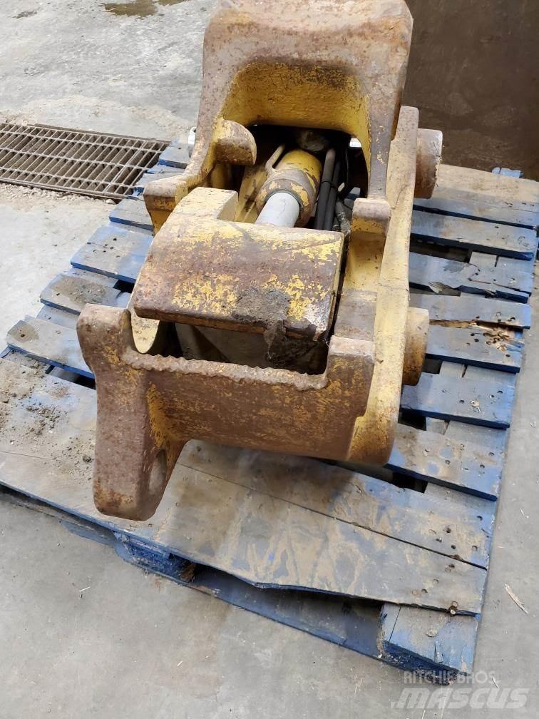 CAT 320DL Rychlospojky