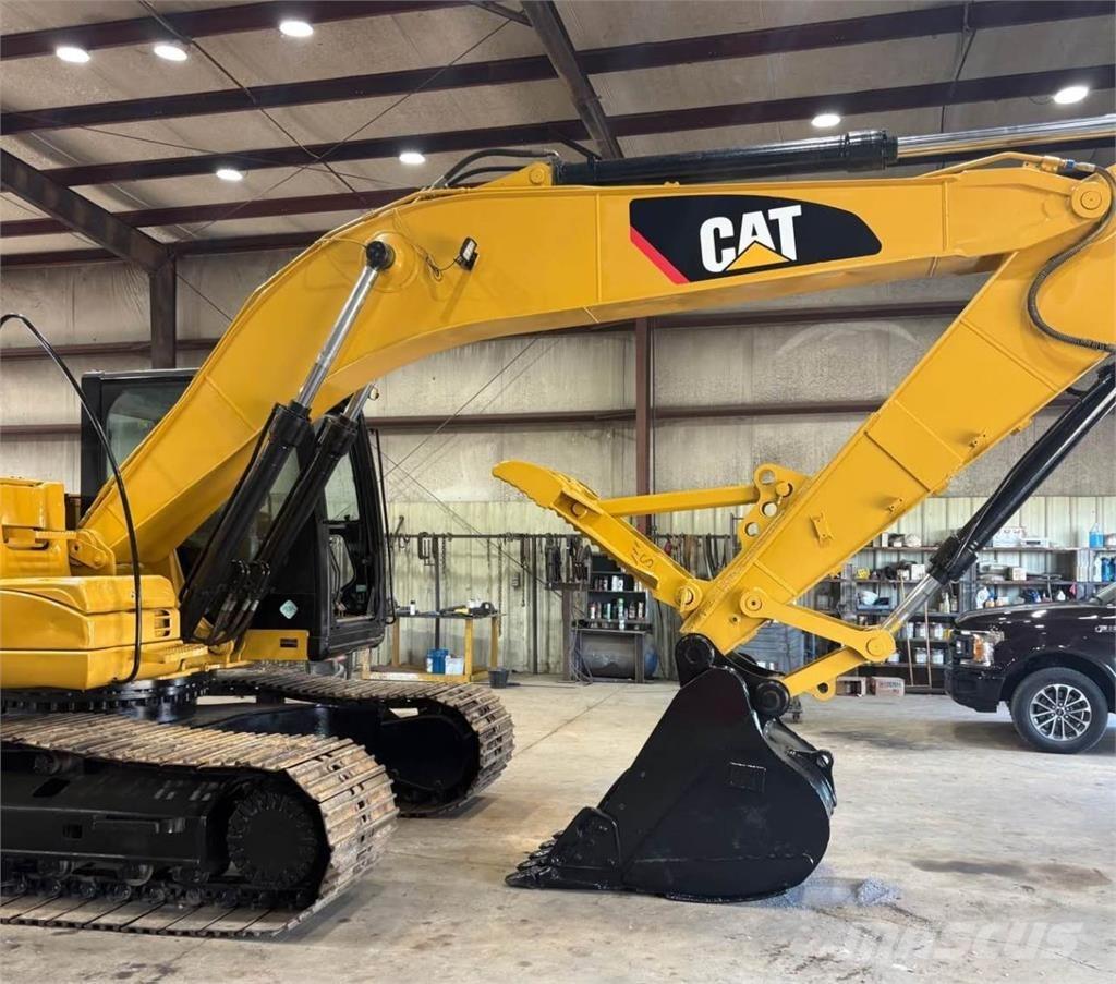 CAT 320DL Pásová rýpadla