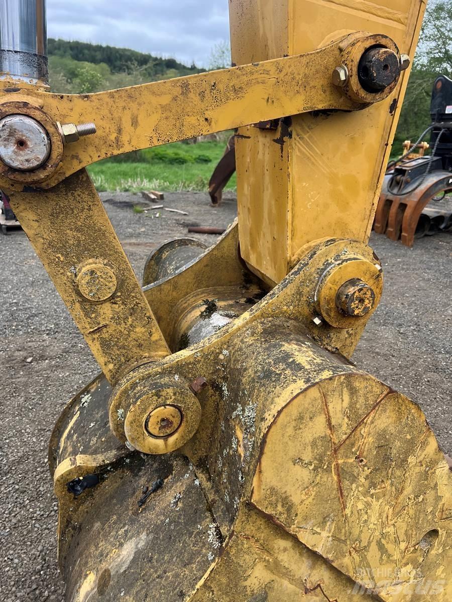 CAT 322C Pásová rýpadla
