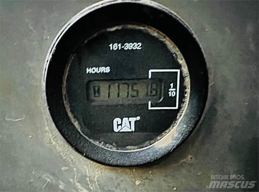 CAT 324DL Pásová rýpadla