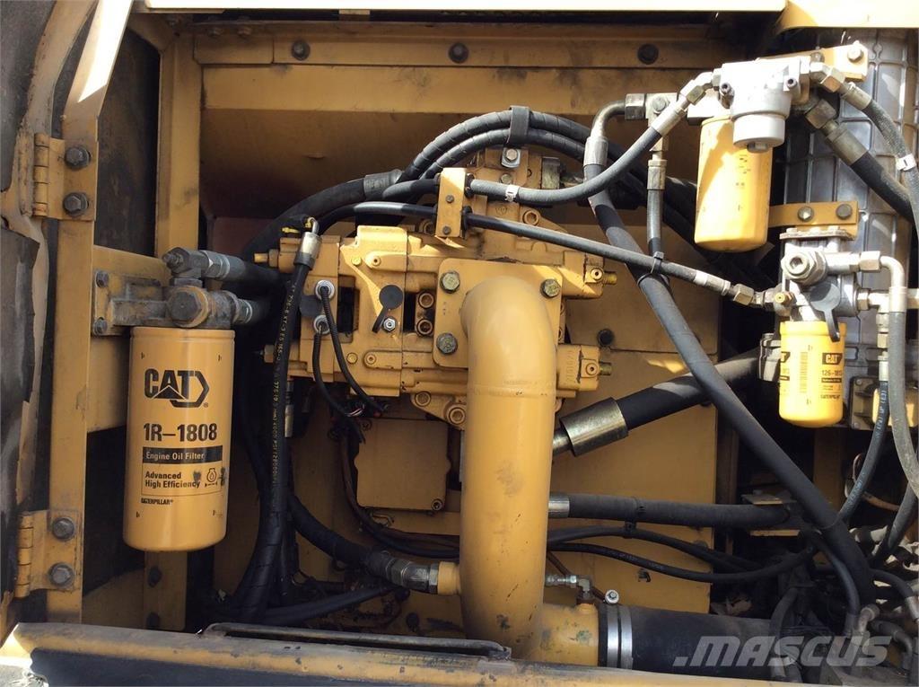 CAT 330CL Pásová rýpadla