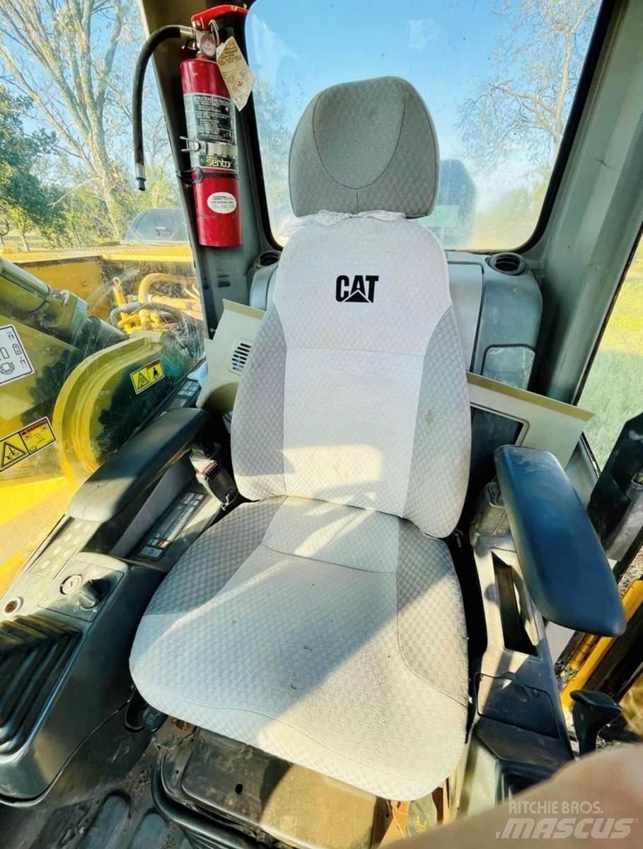 CAT 330DL Pásová rýpadla