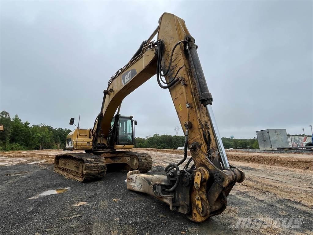 CAT 330DL Pásová rýpadla