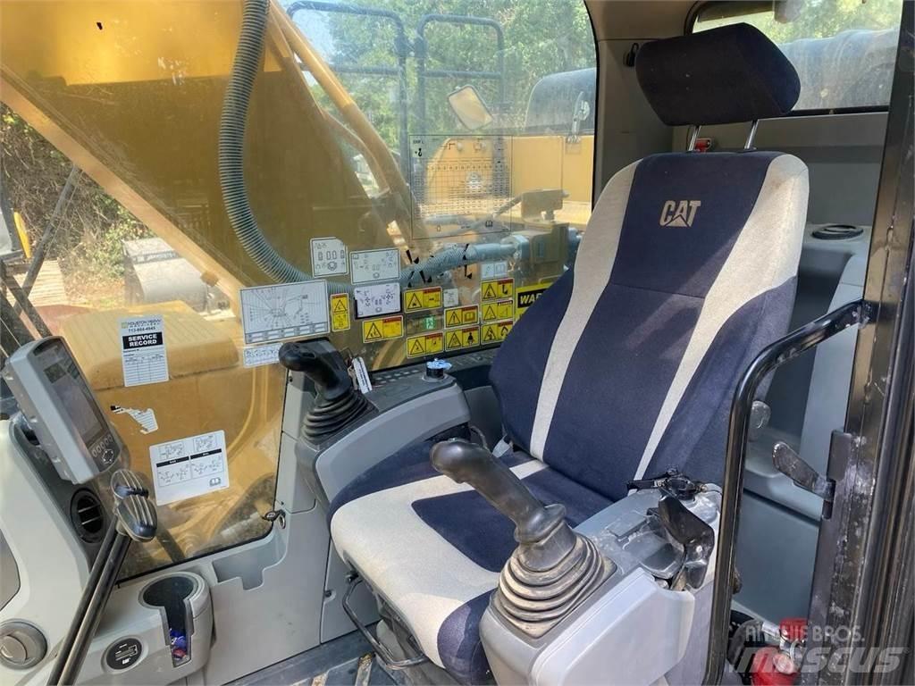 CAT 330FL Pásová rýpadla