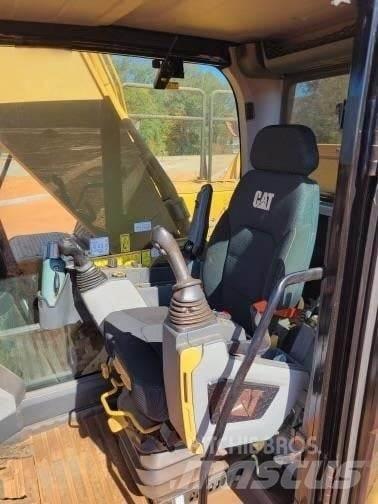 CAT 340 Pásová rýpadla
