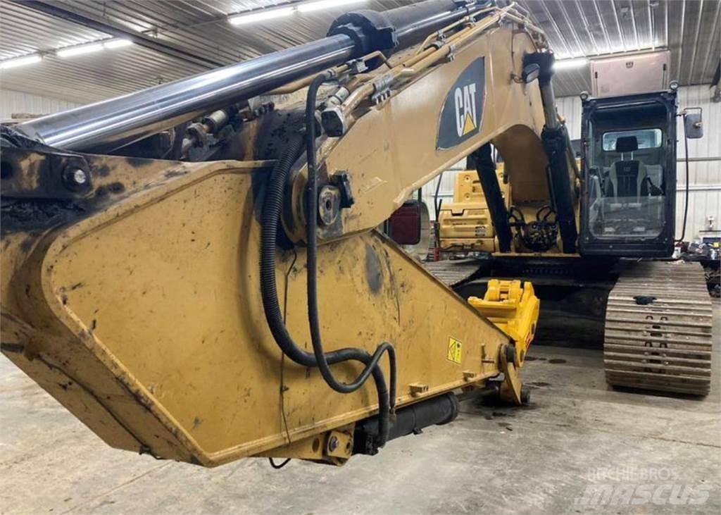 CAT 349 FL Pásová rýpadla